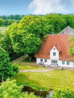 Repräsentativer Landsitz mit Hauskoppel und Stallbereich - Süderdorf