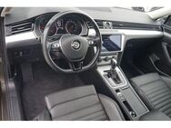 VW Passat Variant 2.0 TDI Highline DSG Navi ACC PDC - Sandersdorf Brehna