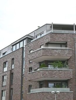 Über den Dächern der Stadt * Moderne und zentrale Penthousewohnung in Citylage * 2 Dachterrassen * 4 Zimmer * 2 Tageslichtduschbäder - Langenfeld (Rheinland)