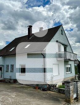 1-2-FH mit großem Grundstück in Lonnerstadt...Mit geräumigen Nebengebäude für den Heimwerker - Lonnerstadt