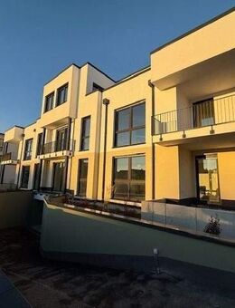 Gehobene 4 Zimmer Wohnung mit erstklassiger Ausstattung und Terrasse ! - Greifswald