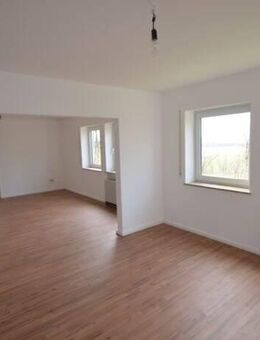 Schicke und helle 4-Zimmer-Wohnung in Hochparterre mit 2 Balkonen - Wirsberg