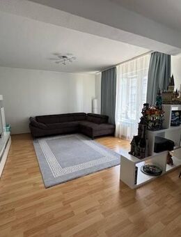 Helle lichtdurchflutete Erdgeschoss-Wohnung mit Einbauküche - Altena