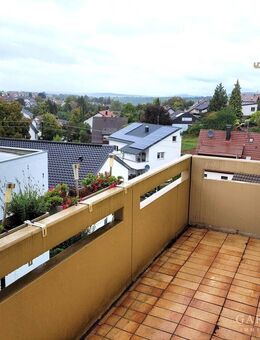 !!! Gemütliche 4 Zimmer-Dachgeschoss-Wohnung, sofort beziehbar !!! - Erdmannhausen