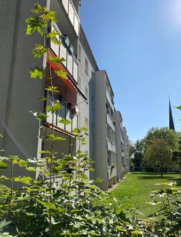 ***Renovierte 4-Wohnung | Neuwertiges Bad | EBK | Süd-Westbalkon*** - Gera