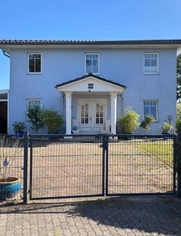 Zweifamilienhaus-Villa Toskana-Stil ideal für Kapitalanleger mit anteiliger Eigennutzung - Todendorf