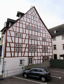 Seltenes Fachwerkhaus mit zwei Wohneinheiten und Gewerbe - Limburg (Lahn)