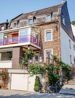 Gepflegtes Ein-bis zweifamilienhaus mit fantastischem Moselblick in von St. Aldegund, Nähe Zell - Sankt Aldegund