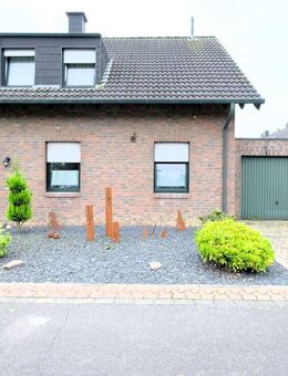 Große Doppelhaushälfte mit Garage in ruhiger Lage - Goch
