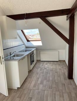 1 Zimmer im Dachgeschoss mit gemütlicher Schlafgelegenheit! - Dessau-Roßlau