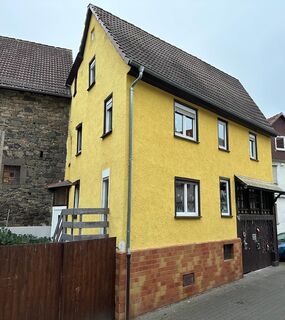 Kernsaniertes Haus für die große Familie mitten in der historischen Altstadt von Lich mit schönem kleinen Garten und Stellplätzen - derzeit vermietet