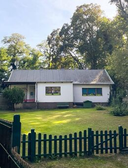 Idyllischer Bungalow am Park: Ruheoase im Grünen - Friesack