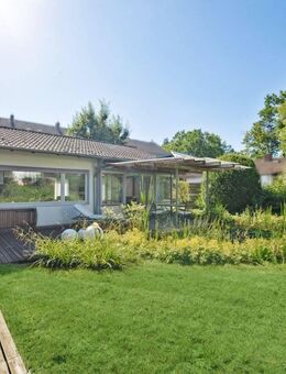 Charmanter Bungalow mit sonnigem Grundstück in toller Lage von Alterlangen - Erlangen