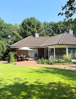 Idylle pur! Schicker Bungalow auf parkartigem Grundstück - Fuhlendorf (Schleswig-Holstein)