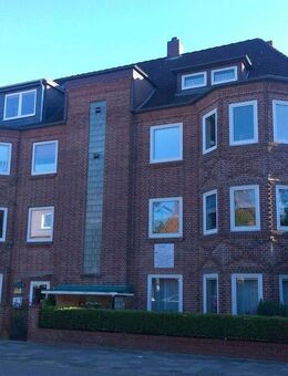 schöne, modernisierte 3 Zimmer Altbauwohnung mit Balkon - Kiel