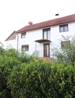 Charmantes Einfamilienhaus mit Potenzial - Komplett saniert in Nähe Bruckberg - Bruckberg (Regierungsbezirk Niederbayern)