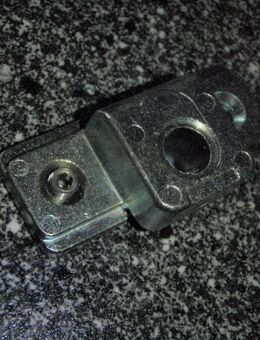 Notter-Schliessplatte mit Lochung - Ulmen