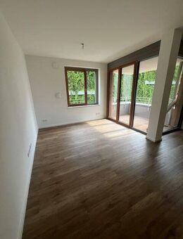 ERSTBEZUG! LETZES HAUS! Helle 2-Zimmer-Wohnung mit Badewanne und schöner Loggia - Bamberg
