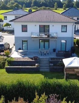 Modernes, freistehendes Einfamilienhaus in Massivbauweise! EINZIEHEN und WOHLFÜHLEN !!! - Nieste