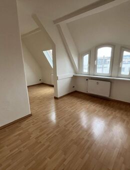 Zentrale 3 Zimmer Dachgeschoss Wohnung im Altbau (Erfurt-Altstadt) - Erfurt