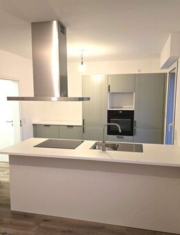 Top sanierte DHH mit neuer EBK + Garage in rhg. Lage N-Ziegelstein - Nürnberg