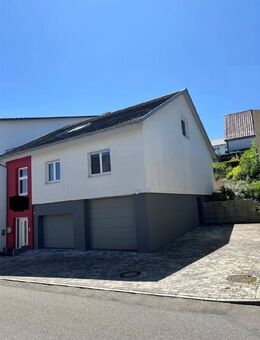 Zweifamilienhaus mit hochwertiger Ausstattung, Doppelgarage & Garten - Pfullendorf
