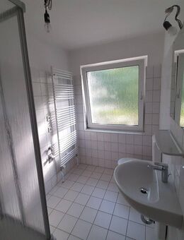 4-Zimmer-Wohnung im OG mit Balkon und Gartenanteil - Sulingen