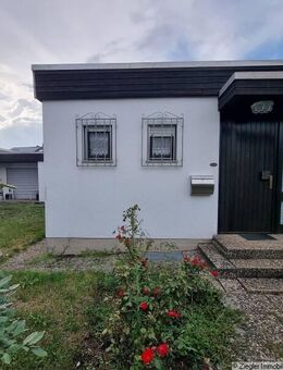 Winkelbungalow in ruhiger Lage mit wunderschönem Grundstück in Ladenburg - 10003995 - Ladenburg