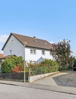 Schönes, vermietetes Zweifamilienhaus in ruhiger Lage in Neufahrn in Niederbayern - Neufahrn (Niederbayern)