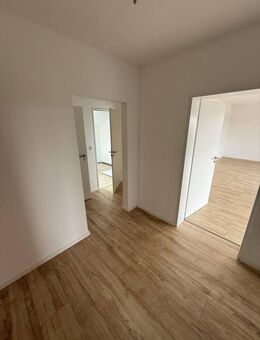 Frisch renovierte 2-Zimmer Wohnung mit Balkon - Vechelde