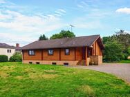 Schöner Bungalow mit Vollkeller, Wiese und Stall - Schiffdorf