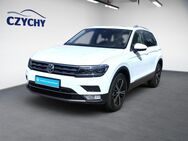 VW Tiguan, 2.0 TDI Highline Highline, Jahr 2016 - Neu Wulmstorf