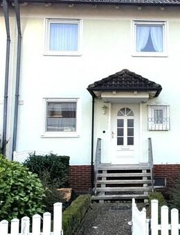 Großes, unterkellertes Reihenmittelhaus mit Garage in bevorzugter Lage in Eckersdorf - Eckersdorf