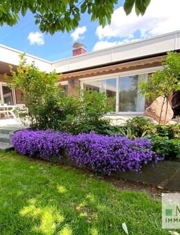 Stilvolles Architektenhaus mit Einliegerwohnung in Lübeck-St. Jürgen auf traumhaftem Hanggrundstück - Lübeck