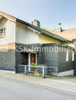 Interessantes und modernisiertes Fachwerkhaus mit Garten,Garage in Zentrumsnähe von Hückeswagen! - Hückeswagen (Schloss-Stadt)