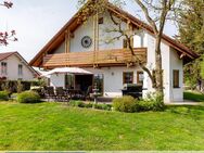 AIGNER - Idyllisches Wohnen in Moosinning: Einfamilienhaus mit Gartenparadies - Moosinning