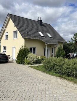 Einfamilienhaus mit unverbaubarer Fernsicht in Bucha - Ortsteil Oßmaritz - Architektur nach Feng-Shui für ein angenehmes Wohngefühl - Bucha (Landkreis Saale-Holzland-Kreis)