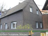 Natur pur – Hübsches Einfamilienhaus mit Garage auf 3.263 m² Grundstück - Solingen (Klingenstadt)