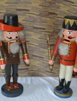 Nachlass:Zwei große alte  Nussknacker aus der ehemaligen DDR - Wetter (Ruhr)