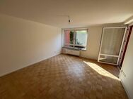 Sanierte 2 Zimmer Wohnung mit großer Terrasse. - Kiel