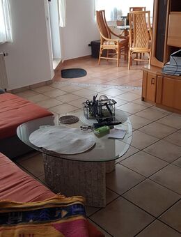 Gepflegte 3,5-Zimmer-Erdgeschosswohnung mit Gartenanteil in Oberboihingen- - Oberboihingen