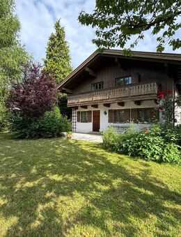 Attraktives Landhaus in Traunstein mit sonnigem 1.100m² Gartengrundstück - 175m² Wfl., 2 Garagen - Surberg