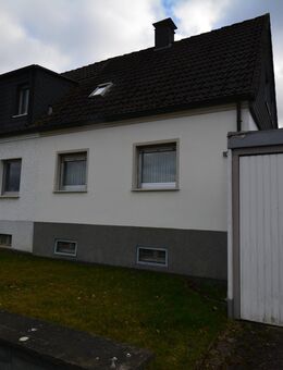 Kleines Einfamilienhaus mit großem Baugrundstück in ruhiger Lage von Menden - Menden (Sauerland)