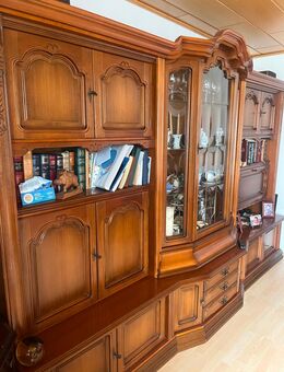 Zu Verschenken! Wohnzimmerschrank Nussbaum Massivholz - Herscheid