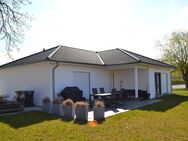 Modernes neuwertiges Einfamilienhaus als Winkelbungalow in ruhiger Lage - Laage