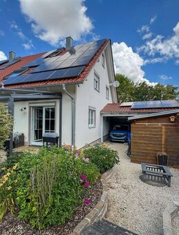 Gepflegte Doppelhaushälfte mit großem Garten, Photovoltaikanlage & zwei Garagen in Lagerlechfeld - Graben