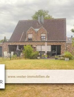 Zwei Doppelhaushälften in Düsseldorf-Stockum - Wohnen & Kapitalanlage clever kombiniert - Düsseldorf