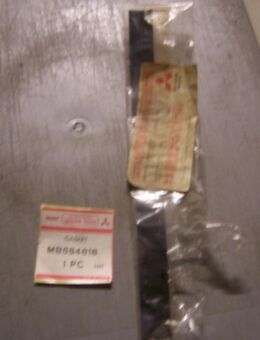 MB684818 Stoßfängerdichtung vorn rechts Mitsubishi Pajero V20 - Hannover Vahrenwald-List