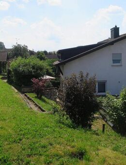 Ein-/Zweifamilienhaus mit traumhaftem Garten - Heiligenmoschel
