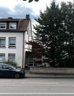 Voll vermietetes 2 -Fam.wohnhaus mit 3 Garagen in St. Ingbert zu verkaufen - Sankt Ingbert